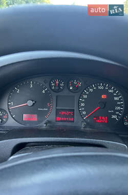 Седан Audi A6 2001 в 
