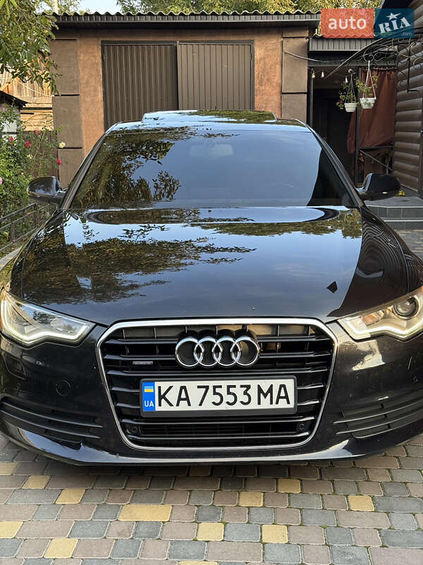 Седан Audi A6 2014 в Коростене