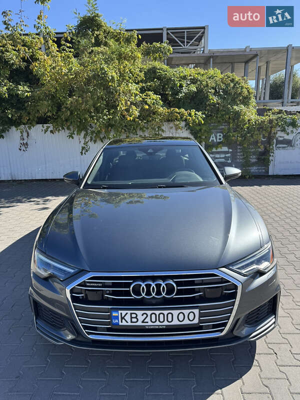 Седан Audi A6 2018 в 