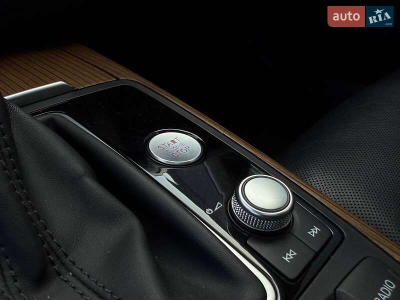 Седан Audi A6 2015 в Киеве