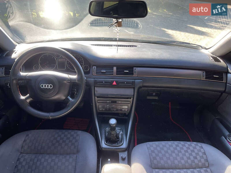 Седан Audi A6 1999 в Самборе