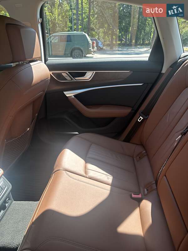 Седан Audi A6 2019 в Бучі