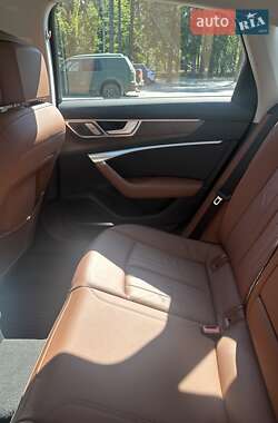 Седан Audi A6 2019 в 
