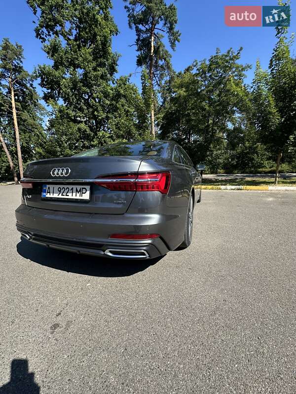 Седан Audi A6 2019 в Бучі