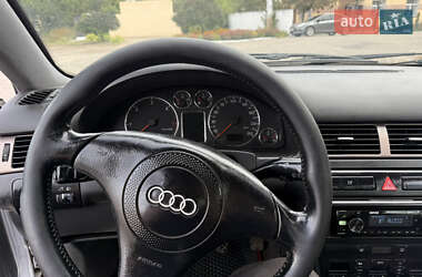 Седан Audi A6 2000 в 