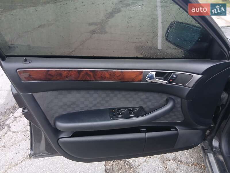 Седан Audi A6 1999 в Хотине