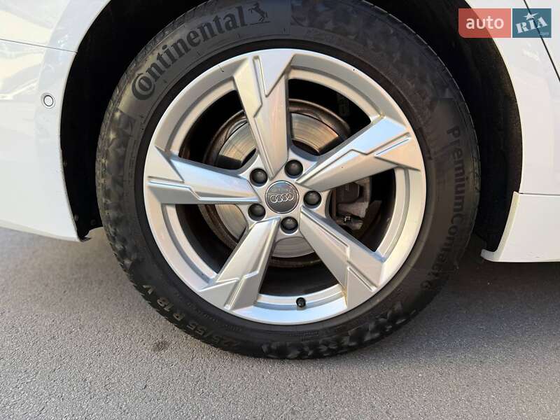 Универсал Audi A6 2020 в Киеве