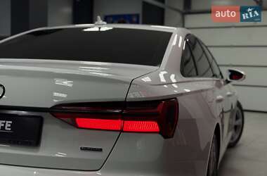 Седан Audi A6 2018 в 