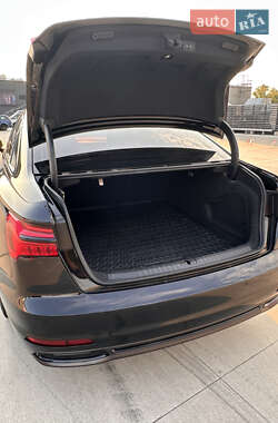 Седан Audi A6 2019 в 