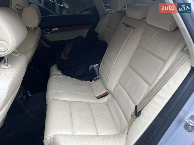 Седан Audi A6 2005 в Долині
