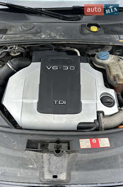Седан Audi A6 2004 в 