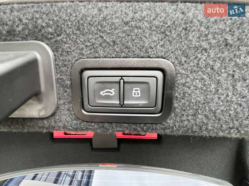 Седан Audi A6 2015 в Новояворовске