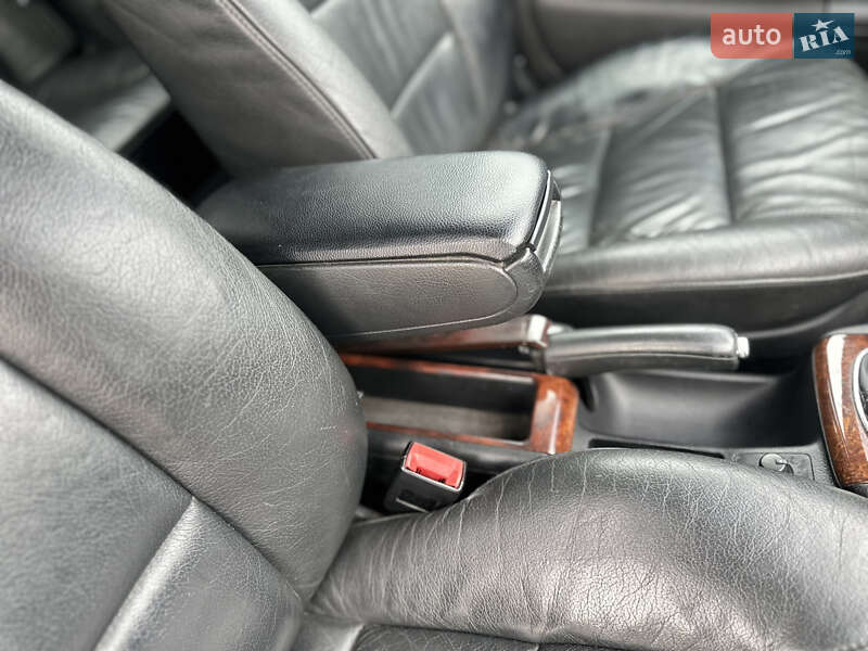 Универсал Audi A6 2003 в Костополе