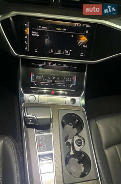 Седан Audi A6 2019 в 