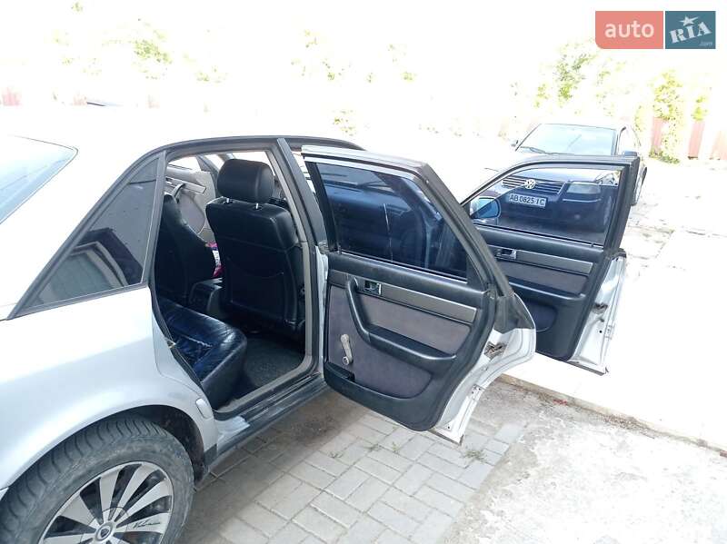 Седан Audi A6 1996 в Виннице
