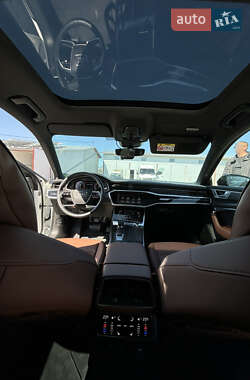 Седан Audi A6 2022 в 