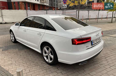 Седан Audi A6 2015 в 