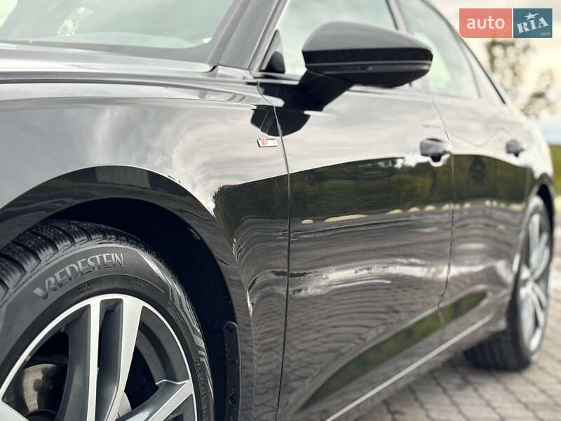Седан Audi A6 2021 в Радивиліві