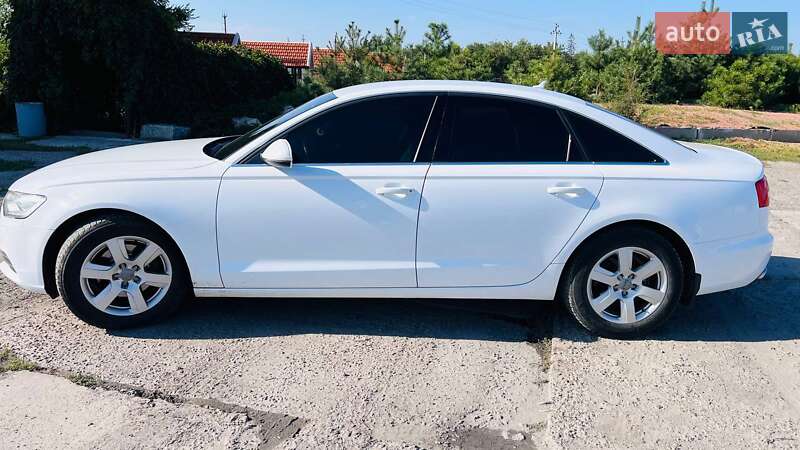 Седан Audi A6 2011 в Новом Буге