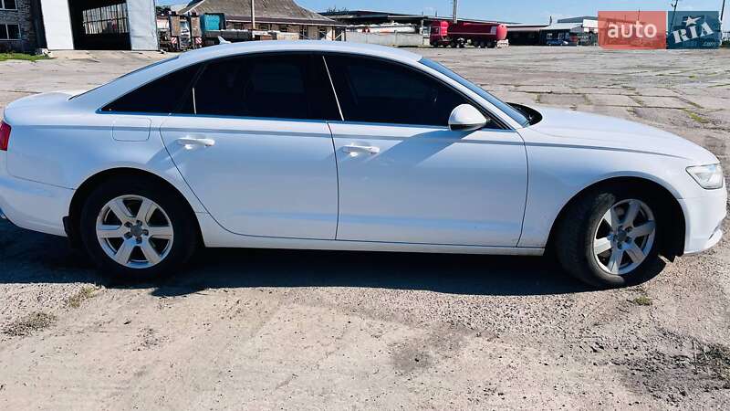 Седан Audi A6 2011 в Новом Буге