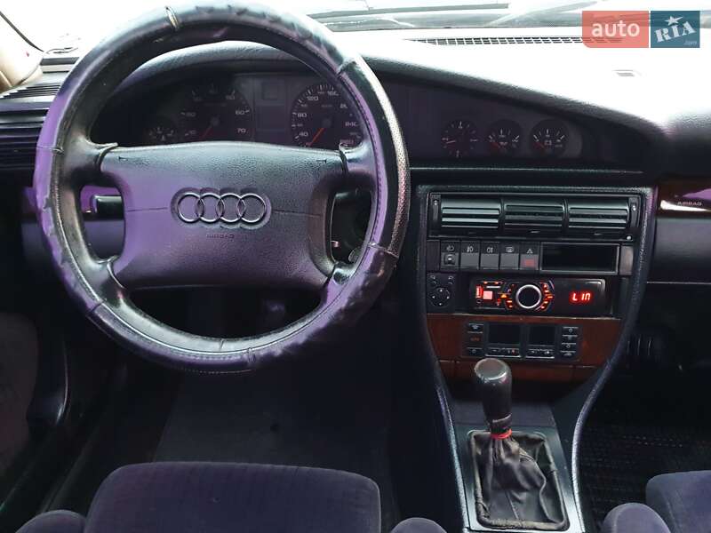 Седан Audi A6 1995 в Кременчуці