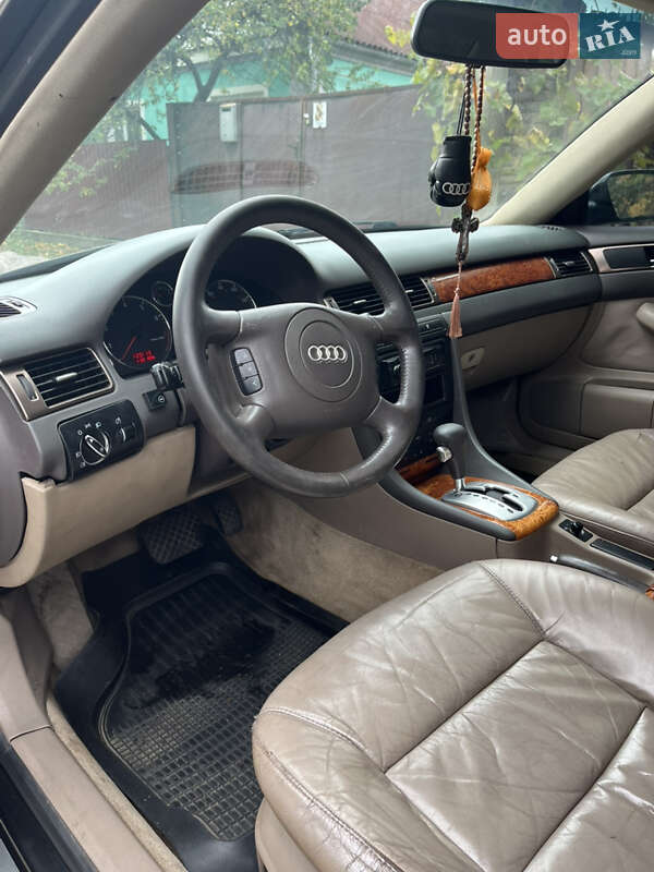 Седан Audi A6 2001 в Смілі