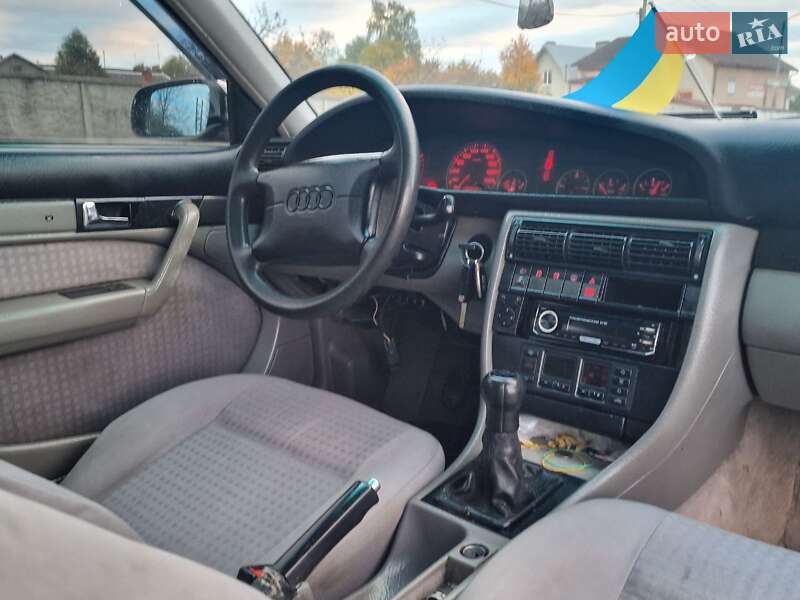 Седан Audi A6 1997 в Стрию