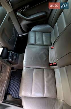 Седан Audi A6 2004 в 