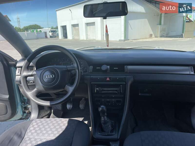 Седан Audi A6 1998 в Виноградові