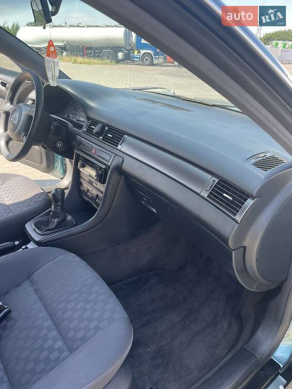 Седан Audi A6 1998 в Виноградові