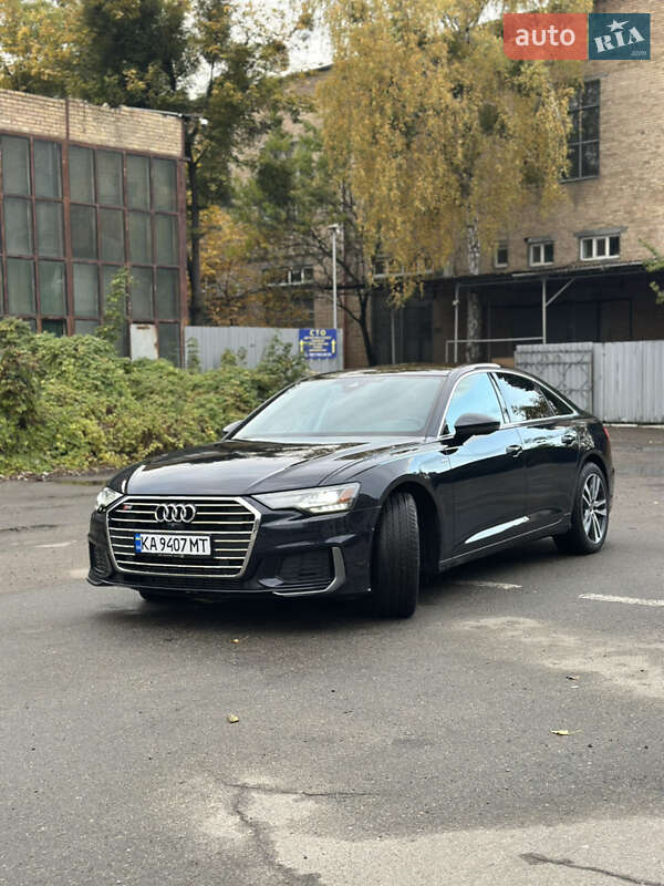 Седан Audi A6 2022 в 
