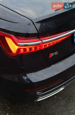 Седан Audi A6 2022 в 