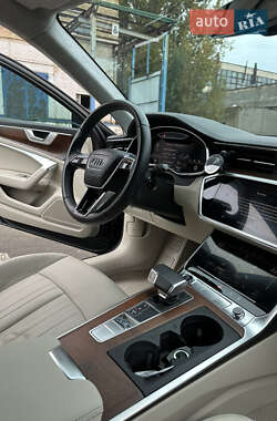 Седан Audi A6 2022 в 