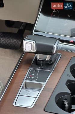 Седан Audi A6 2022 в 