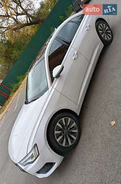 Седан Audi A6 2021 в 