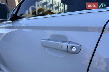 Седан Audi A6 2012 в 