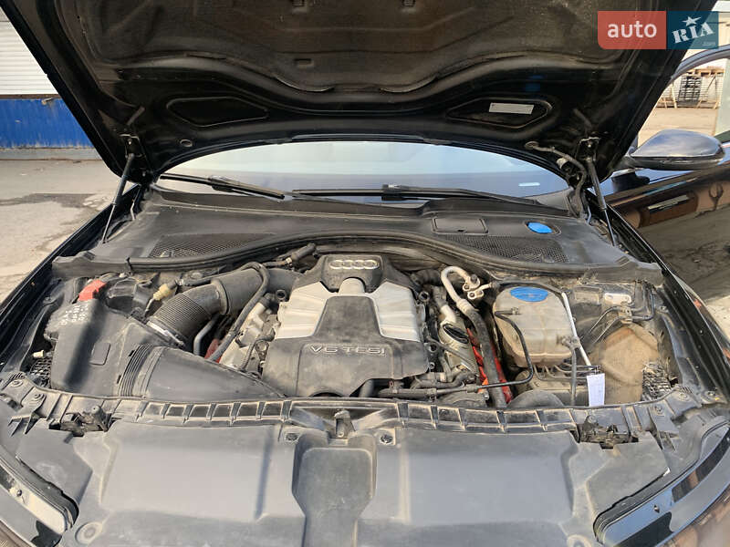 Седан Audi A6 2013 в Надворной
