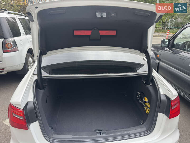 Седан Audi A6 2014 в Киеве