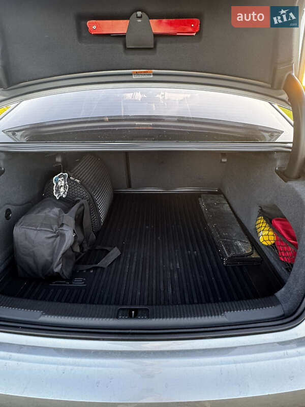 Седан Audi A6 2013 в Черноморске