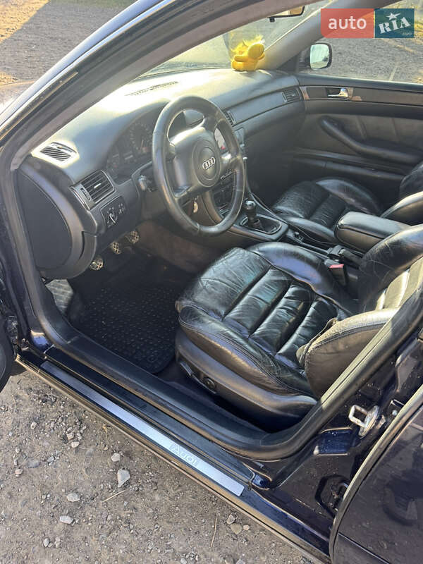 Седан Audi A6 1998 в Верховині