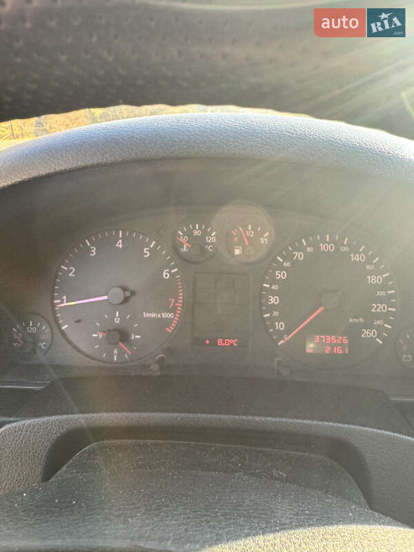 Седан Audi A6 1998 в Верховині