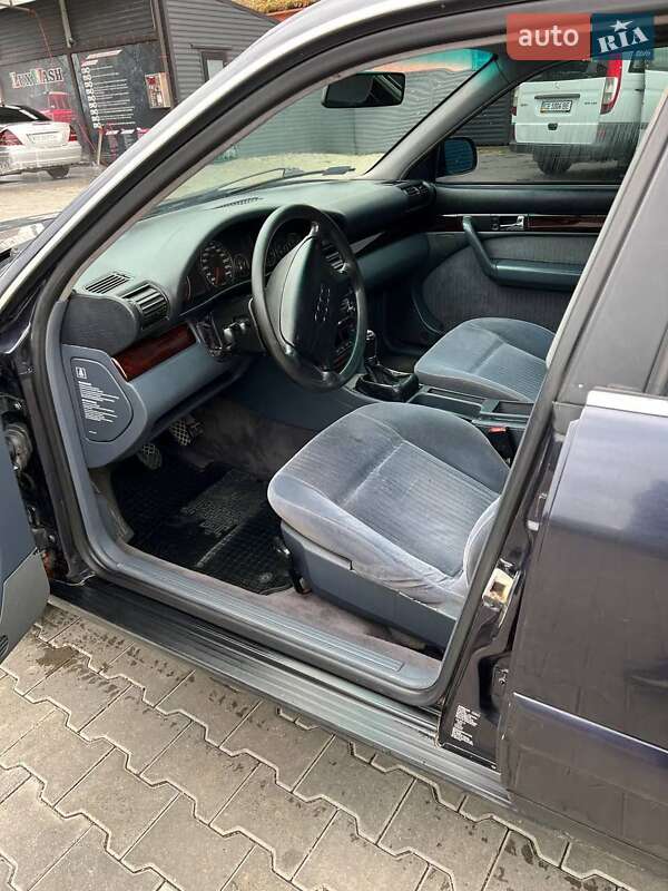 Седан Audi A6 1995 в Чернівцях