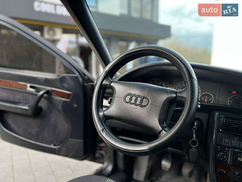 Універсал Audi A6 1995 в Новояворівську
