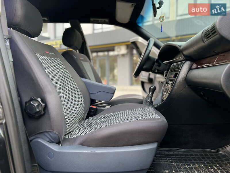 Універсал Audi A6 1995 в Новояворівську