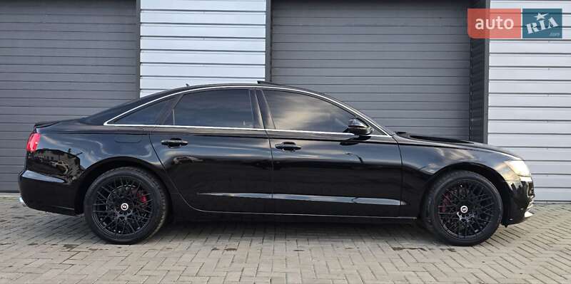 Седан Audi A6 2013 в Хоролі