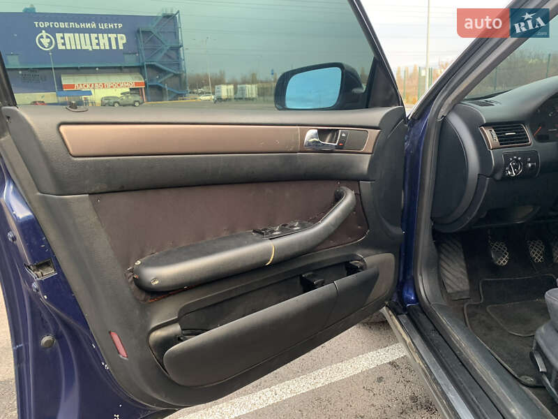 Седан Audi A6 2001 в Рівному