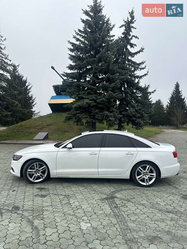 Седан Audi A6 2014 в Дубно