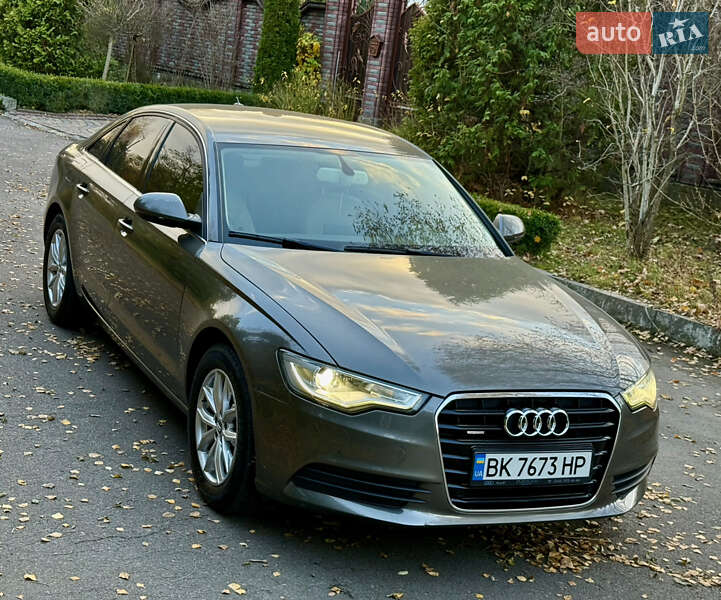 Седан Audi A6 2011 в Ровно