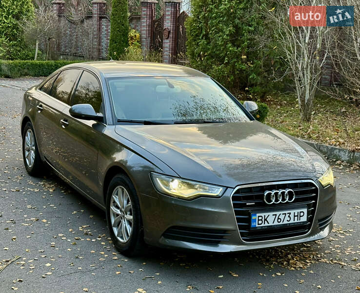 Седан Audi A6 2011 в Ровно