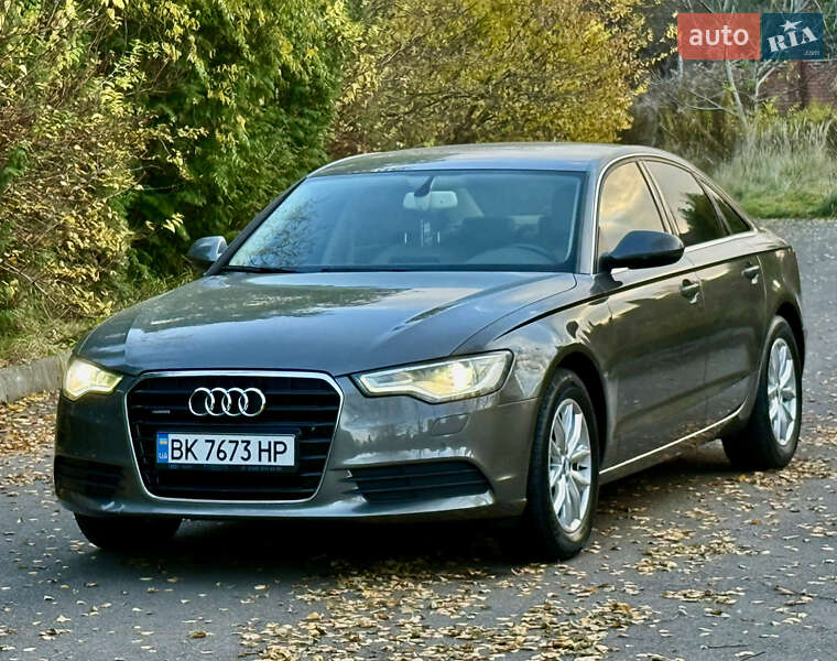 Седан Audi A6 2011 в Ровно